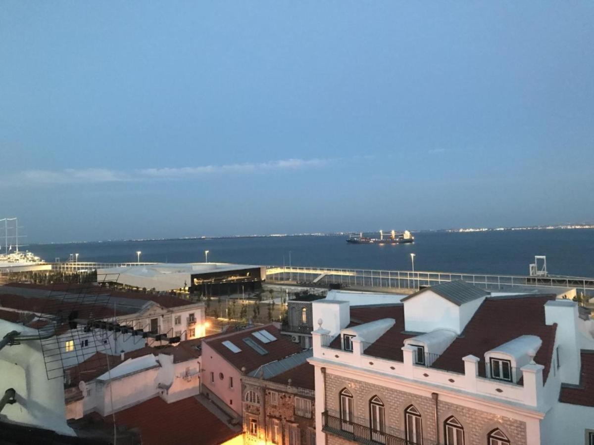 Alfama Pensión *